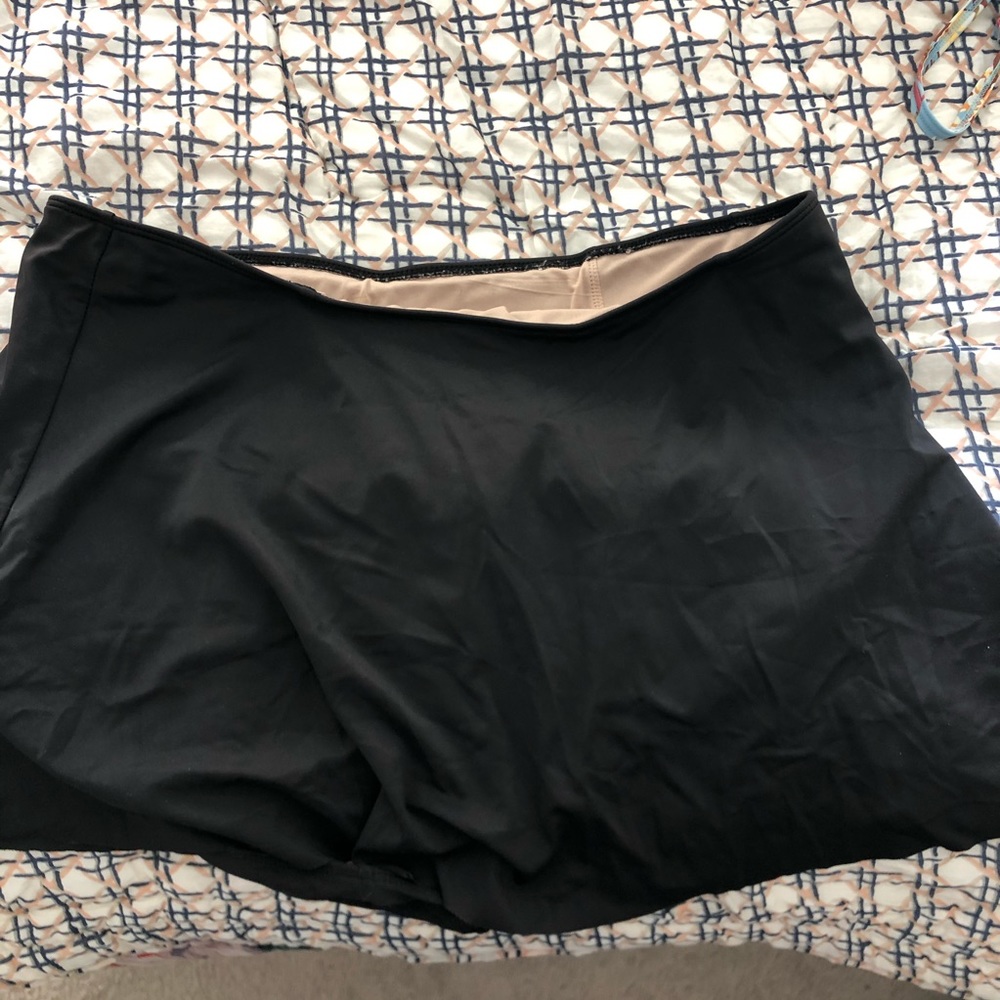 Kortni jean Who wears short skirt